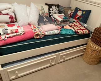 Trundle bed