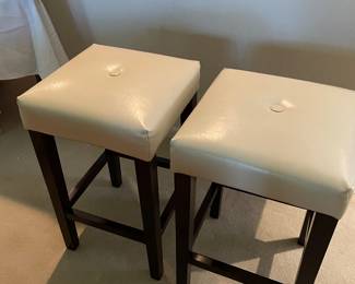 Pier 1 bar stools