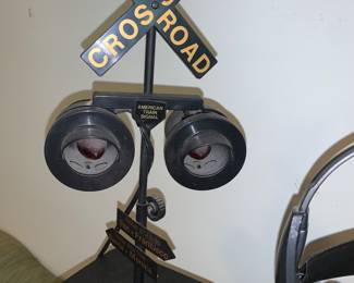 railroad crossing -lights up