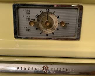 GE yellow oven detail