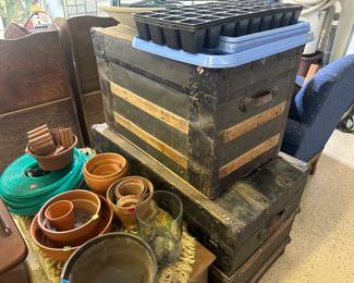 Plants starting trays and terra-cotta pots