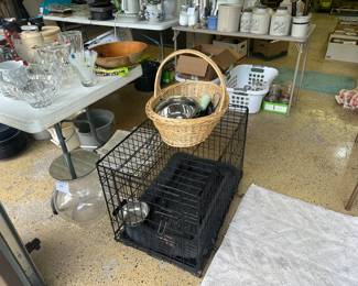 Medium sized dog crate and accessories 