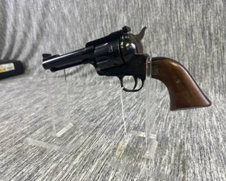 RUGER NEW MODEL BLACK HAWK 357 CAL PISTOL REVOLVER (TRANS # 3404)