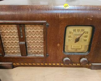 VINTAGE RADIO