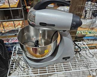 STAND MIXER