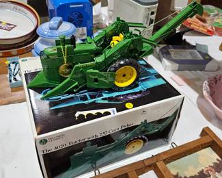 JOHN DEERE TOY