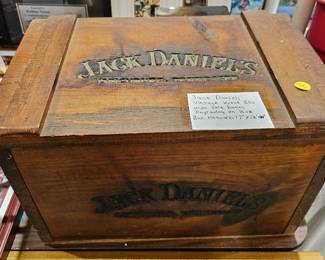 JACK DANIELS WOODEN CRATE