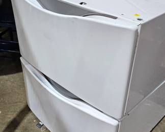 WASHER / DRYER PEDESTALS
