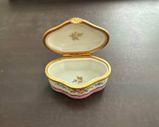 Limoges porcelain Trinket box
