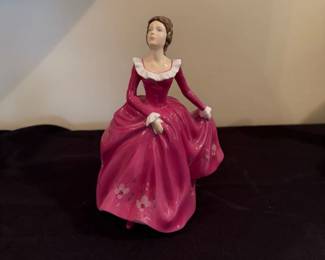Royal Doulton Pretty Ladies Figurine "Fragrance" - Petite Edition