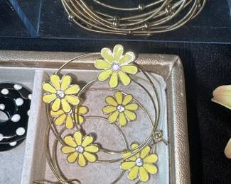 Flower bracelets