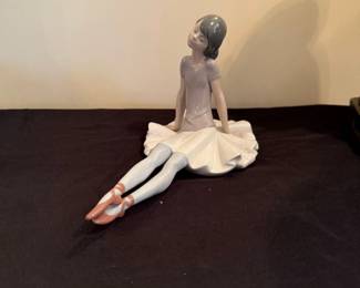 Lladro "Phyllis" Purple Dreamer ballerina figurine