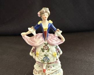 Sitzendorf porcelain figurine