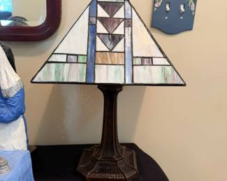 arts and crafts style table lamp