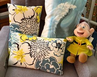 floral throw pillows