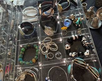 costume jewelry bracelets