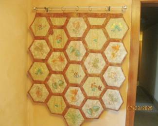 QUILT WALL HANGING