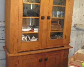 KITCHEN CABINET