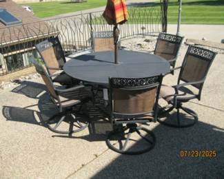 PATIO SET