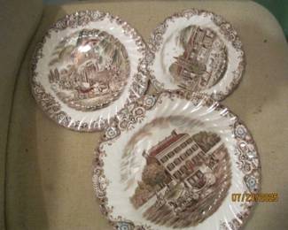 HERITAGE HALL CHINA SET