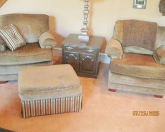 LAKE HICKORY CHAIRS