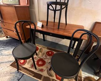 Small apartment size table and chairs 