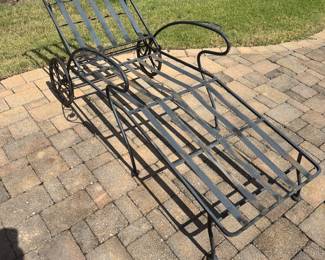 Metal Outdoor Lounge Chair