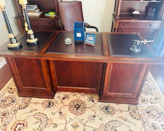 Bassett Leather Top Executive Desk with Key