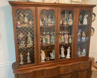 China cabinet 