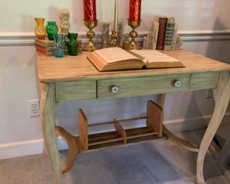 Small desk 