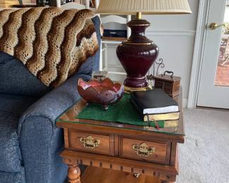end table, table lamp 