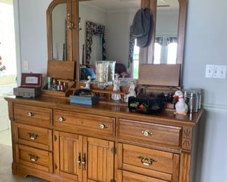 Dresser with mirror 