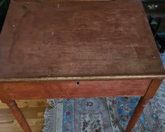 Plantation desk