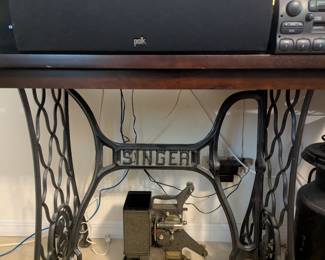 Singer Table and Projector