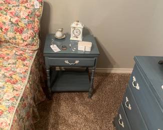 Night stand