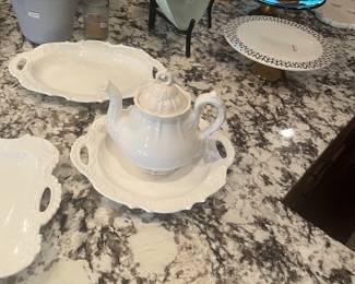 Serving pieces