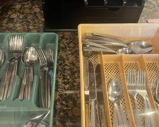 Sets of flatware