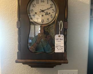 Antonia clock