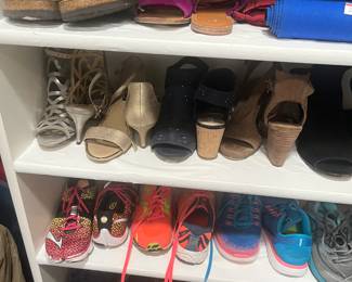 Ladies shoed