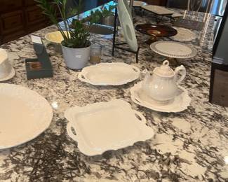 Serving pieces