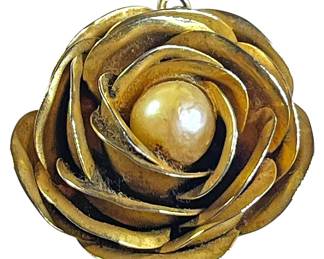 GoldTone Rose Pearl Pendant