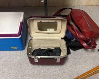 VINTAGE MAKEUP CARRIER, MISC BAGS