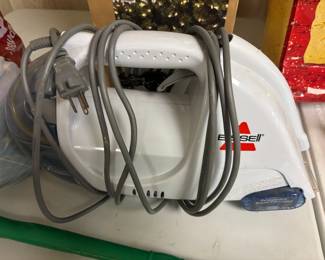 BISSELL CARPET CLEANER / STAIN REMOVER