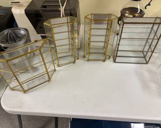 DECORATIVE TAABLETOP GLASS SHELVES