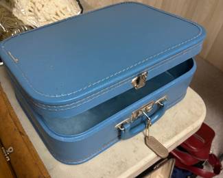 VINTAGE MINI SUITCASE