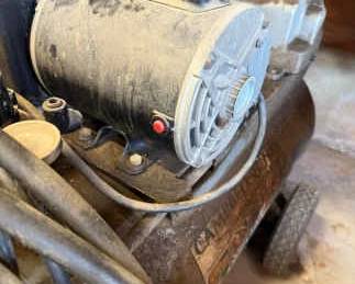 Campbell Hausfeld 120V Portable Air Compressor Vintage Workhorse