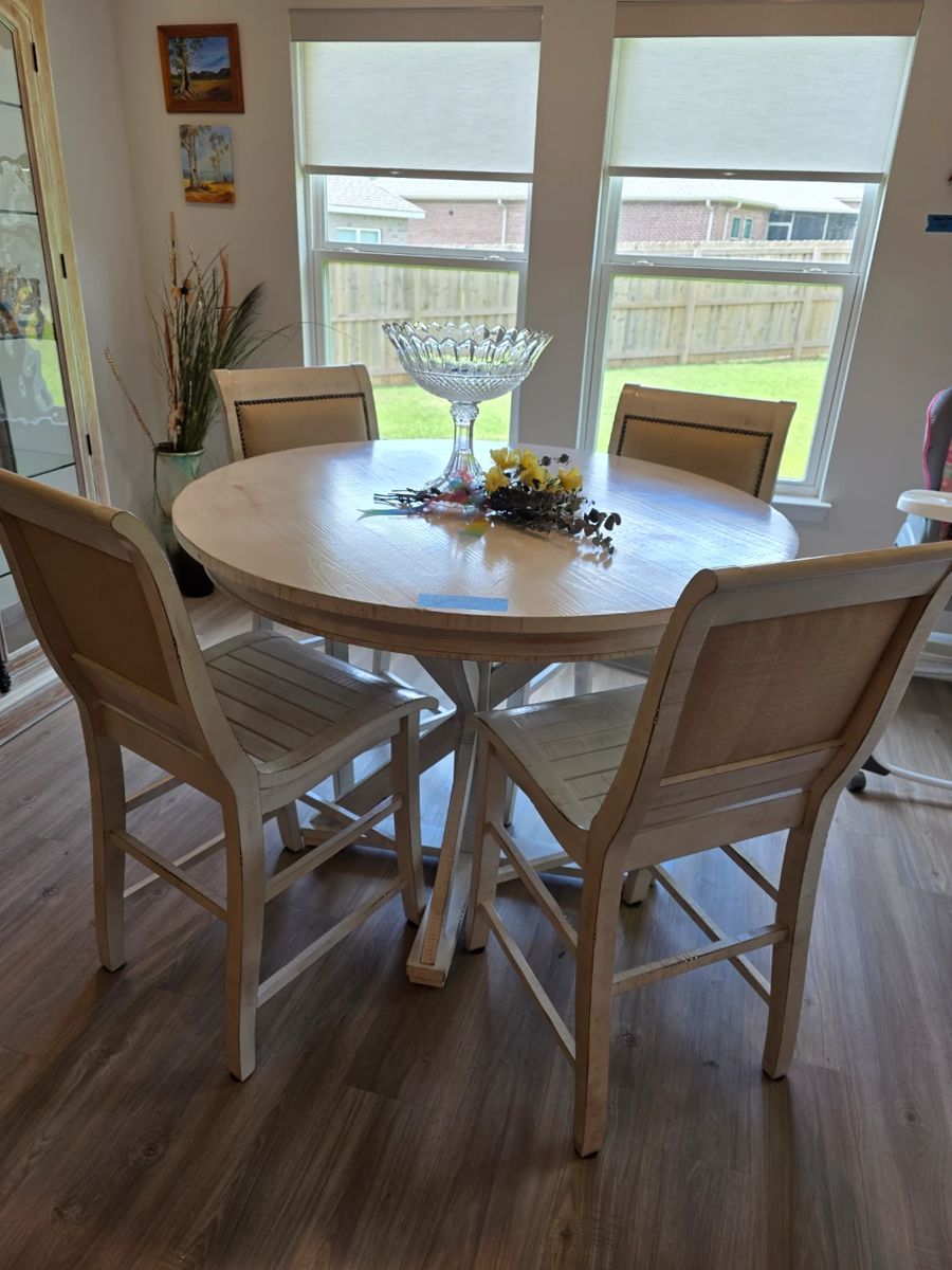 Nice pub height dining set