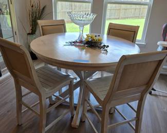 Nice pub height dining set