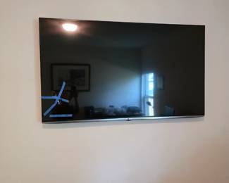 65" LG TV
