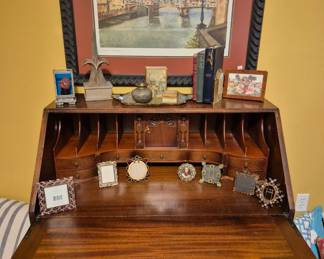 drop down desk with drawers and storage.